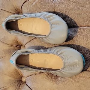 Women's Tieks Tan Flats Size 7